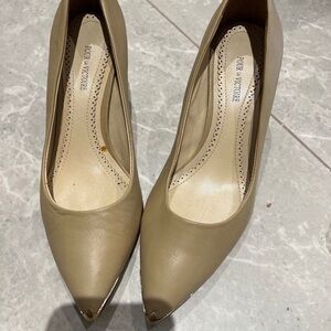 Pour La Victoire Women's Beige Heels